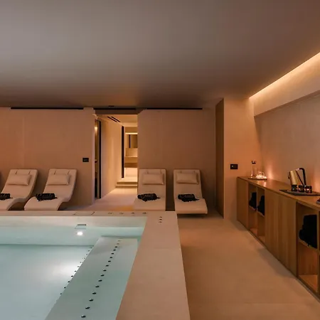 Casaly & Szálloda 5*