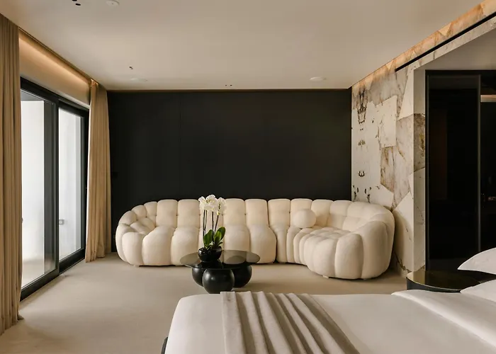 Hotel Casaly &
