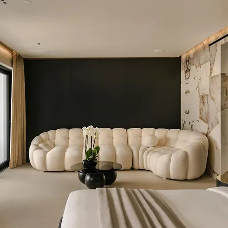 Hotel Casaly &